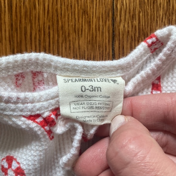 SpearmintLove Organic Waffle Ruffle Zip Footie and Matching Bow- Candy Cane - Picture 6 of 6